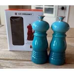 Le Creuset 4.33 in Petite Salt And Pepper Mill Set Caribbean Blue NEW NIB
